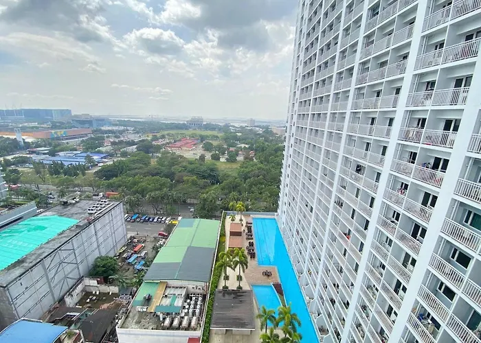 Breeze Residences Aparthotel Manila